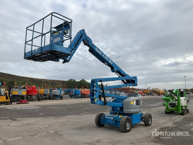 2013 Genie Z45/25J 2WD Hybrid Articulating Boom Lift - Zglobna dvižna ploščad: slika 1 2013 Genie Z45/25J 2WD Hybrid Articulating Boom Lift - Zglobna dvižna ploščad: slika 1