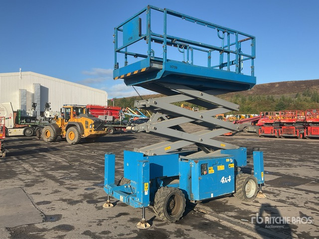 Škarjasta dvižna ploščad 2014 Genie GS-3369RT 4x4 Diesel Scissor Lift: slika 1