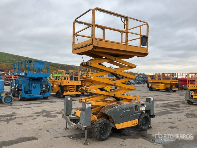 2014 Haulotte Compact 12DX 4x4 Diesel Scissor Lift - Škarjasta dvižna ploščad: slika 2 2014 Haulotte Compact 12DX 4x4 Diesel Scissor Lift - Škarjasta dvižna ploščad: slika 2
