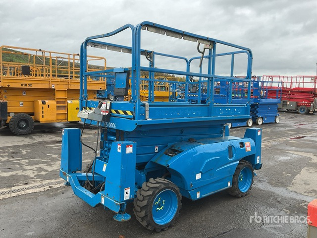 2014 Haulotte Compact 12DX 4x4 Diesel Scissor Lift - Škarjasta dvižna ploščad: slika 4 2014 Haulotte Compact 12DX 4x4 Diesel Scissor Lift - Škarjasta dvižna ploščad: slika 4