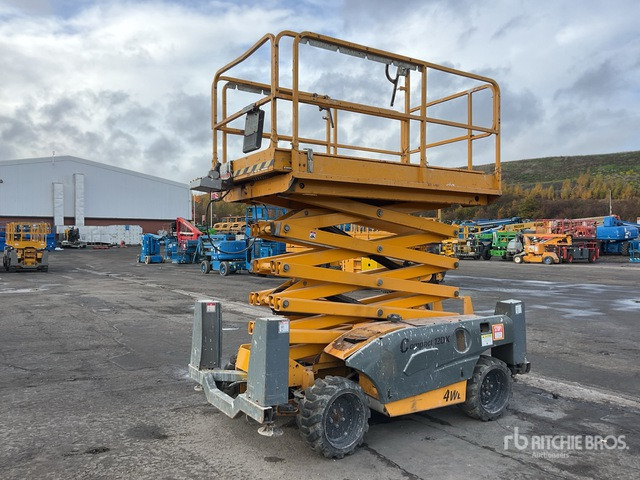 2014 Haulotte Compact 12DX 4x4 Diesel Scissor Lift - Škarjasta dvižna ploščad: slika 1 2014 Haulotte Compact 12DX 4x4 Diesel Scissor Lift - Škarjasta dvižna ploščad: slika 1