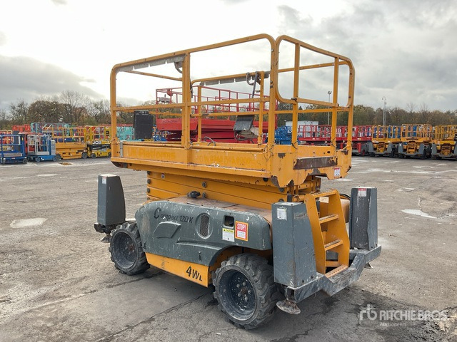 2014 Haulotte Compact 12DX 4x4 Diesel Scissor Lift - Škarjasta dvižna ploščad: slika 3 2014 Haulotte Compact 12DX 4x4 Diesel Scissor Lift - Škarjasta dvižna ploščad: slika 3