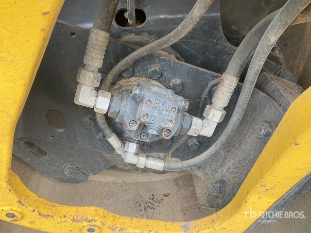 2015 Bomag BW151AD-5 Double Drum Roller - Cestni valjar: slika 5 2015 Bomag BW151AD-5 Double Drum Roller - Cestni valjar: slika 5