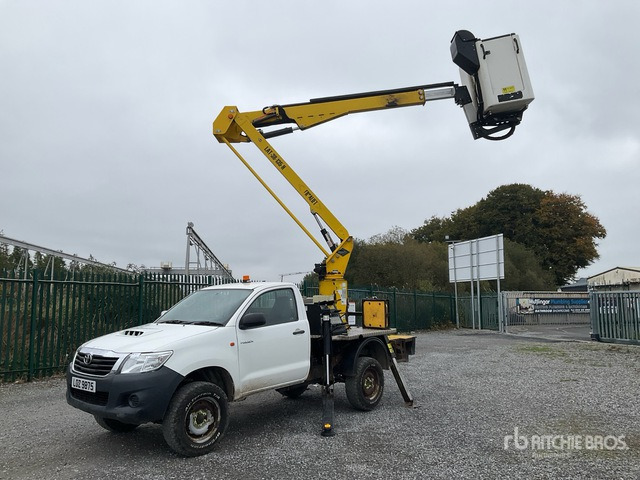 Toyota Hilux Bucket Truck - Dvižna ploščad montirana na tovornjak: slika 4 Toyota Hilux Bucket Truck - Dvižna ploščad montirana na tovornjak: slika 4