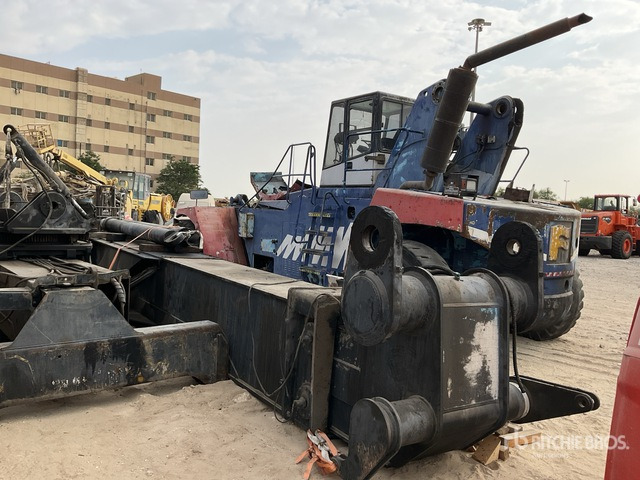 2004 Fantuzzi CS45KM 45 ton (Inoperable) Container Handler - Upravljač kontejnerjev: slika 4 2004 Fantuzzi CS45KM 45 ton (Inoperable) Container Handler - Upravljač kontejnerjev: slika 4