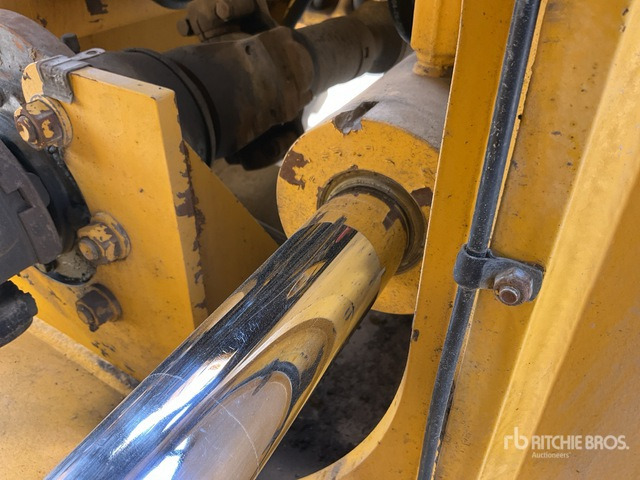 2004 Komatsu WA500-3 - Kolesni nakladalec: slika 5 2004 Komatsu WA500-3 - Kolesni nakladalec: slika 5