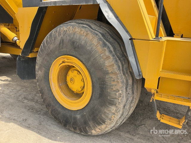 2011 Komatsu HM400-2 - Zglobni demper: slika 5 2011 Komatsu HM400-2 - Zglobni demper: slika 5