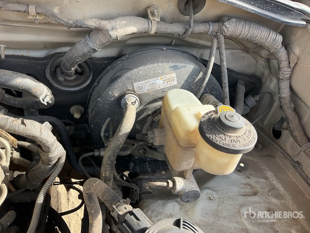 2011 Toyota Hilux 4x4 Crew Cab Pickup - Poltovornjak: slika 4 2011 Toyota Hilux 4x4 Crew Cab Pickup - Poltovornjak: slika 4