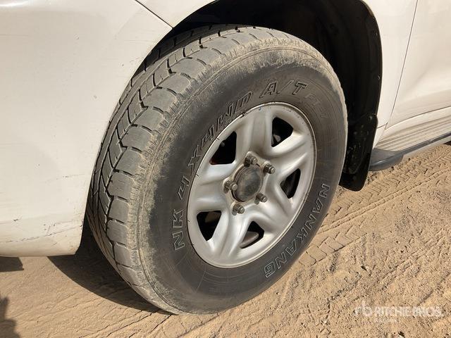 2012 Toyota Land Cruiser GX 200L 4x4 SUV - SUV: slika 5 2012 Toyota Land Cruiser GX 200L 4x4 SUV - SUV: slika 5