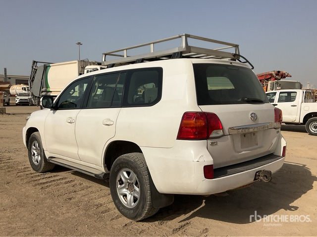 2012 Toyota Land Cruiser GX 200L 4x4 SUV - SUV: slika 2 2012 Toyota Land Cruiser GX 200L 4x4 SUV - SUV: slika 2