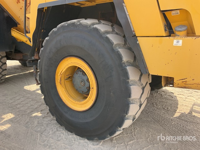 2014 Komatsu HM400-3 Articulated Dump Truck - Zglobni demper: slika 4 2014 Komatsu HM400-3 Articulated Dump Truck - Zglobni demper: slika 4