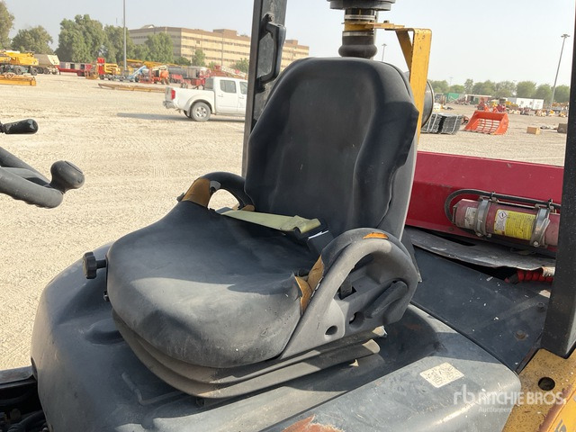 2015 Komatsu FH40-1 4 ton Forklift - Diesel viličar: slika 5 2015 Komatsu FH40-1 4 ton Forklift - Diesel viličar: slika 5