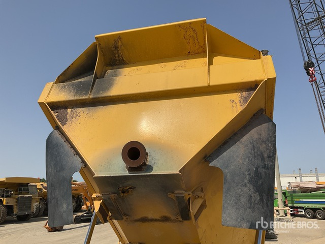 2015 Komatsu HM400-3 Articulated Dump Truck - Zglobni demper: slika 4 2015 Komatsu HM400-3 Articulated Dump Truck - Zglobni demper: slika 4