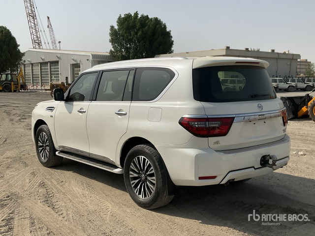 2015 Nissan Patrol Platinum 4x4 SUV - SUV: slika 4 2015 Nissan Patrol Platinum 4x4 SUV - SUV: slika 4