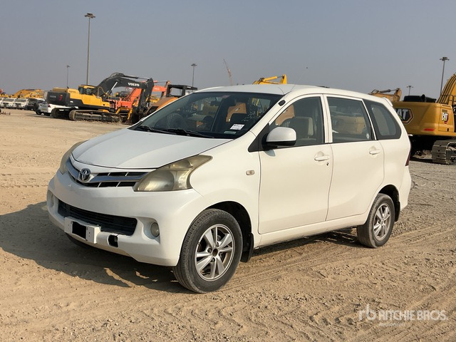 2015 Toyota Avanza Minivan - Avtomobil: slika 1 2015 Toyota Avanza Minivan - Avtomobil: slika 1