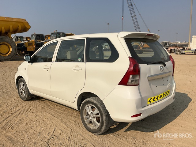 2015 Toyota Avanza Minivan - Avtomobil: slika 2 2015 Toyota Avanza Minivan - Avtomobil: slika 2