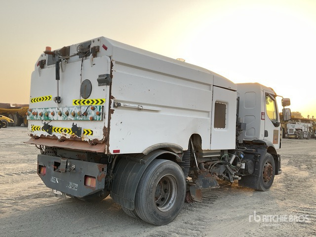 2016 Renault D18 Elgin on Sweeper Truck - Vozilo za pometanje: slika 4 2016 Renault D18 Elgin on Sweeper Truck - Vozilo za pometanje: slika 4