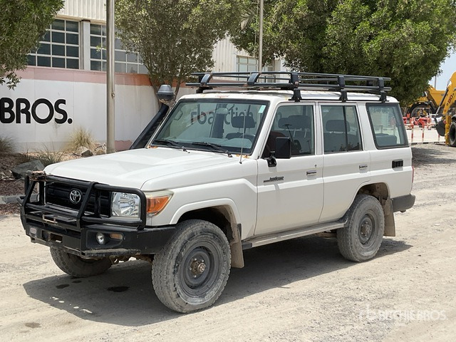 2018 Toyota Land Cruiser 76L 4x4 SUV - SUV: slika 1 2018 Toyota Land Cruiser 76L 4x4 SUV - SUV: slika 1