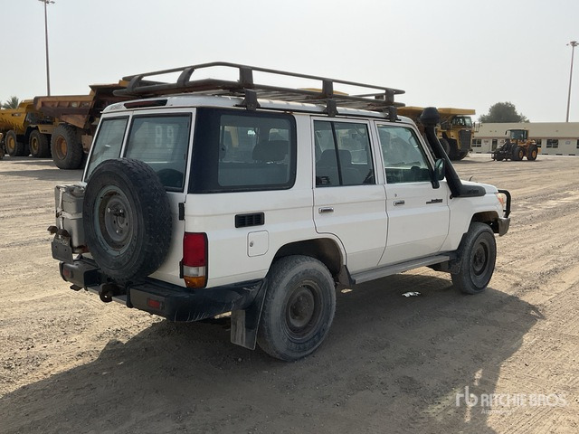 2018 Toyota Land Cruiser 76L 4x4 SUV - SUV: slika 4 2018 Toyota Land Cruiser 76L 4x4 SUV - SUV: slika 4