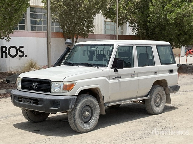 2018 Toyota Land Cruiser 76L 4x4 SUV - SUV: slika 1 2018 Toyota Land Cruiser 76L 4x4 SUV - SUV: slika 1