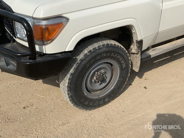 2021 Toyota Land Cruiser 76L 4x4 SUV - SUV: slika 5 2021 Toyota Land Cruiser 76L 4x4 SUV - SUV: slika 5