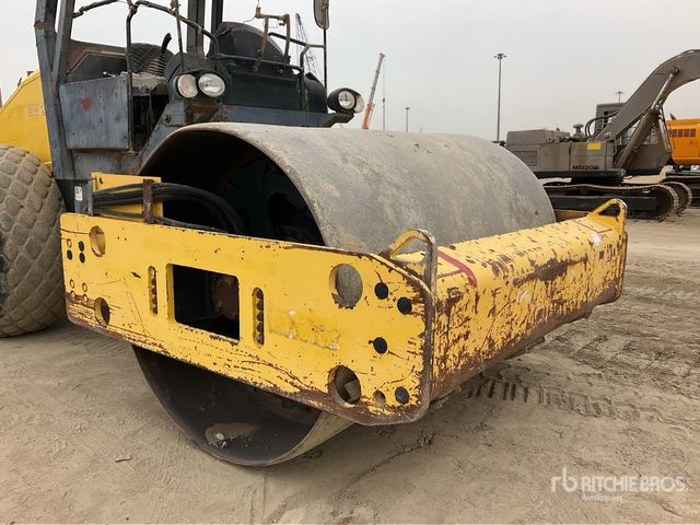 Bomag BW211D-40 Smooth Drum Compactor - Kompaktor: slika 4 Bomag BW211D-40 Smooth Drum Compactor - Kompaktor: slika 4