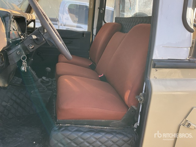 Land Rover Defender 110 - Poltovornjak: slika 5 Land Rover Defender 110 - Poltovornjak: slika 5