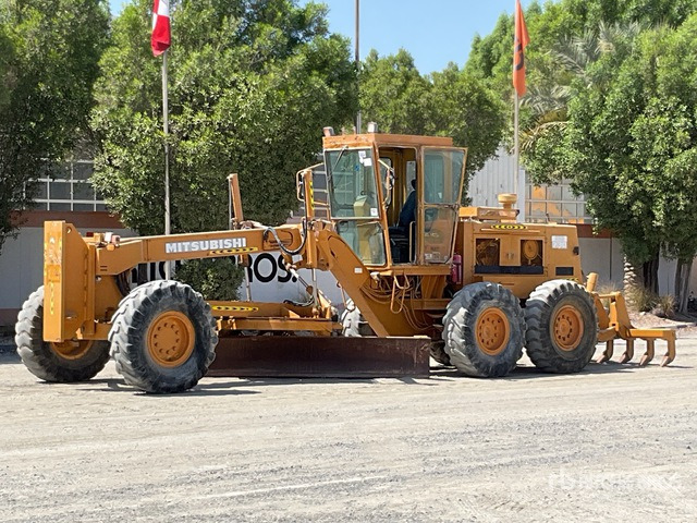 Mitsubishi MG730 Motor Grader - Mulčer: slika 1 Mitsubishi MG730 Motor Grader - Mulčer: slika 1