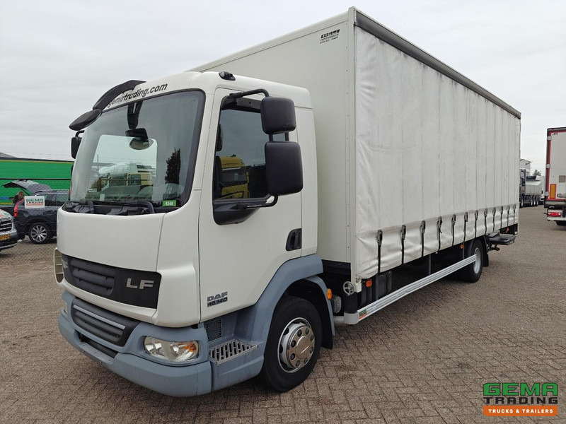 DAF FA LF45.140 4x2 Dagcab Euro4 - 12T - Schuifzeilen/Geslotenbak 6.9m + Laadklep 1500kg - 66.000km Origineel! - Handgeschakeld - Tovornjak s ponjavo: slika 1 DAF FA LF45.140 4x2 Dagcab Euro4 - 12T - Schuifzeilen/Geslotenbak 6.9m + Laadklep 1500kg - 66.000km Origineel! - Handgeschakeld - Tovornjak s ponjavo: slika 1