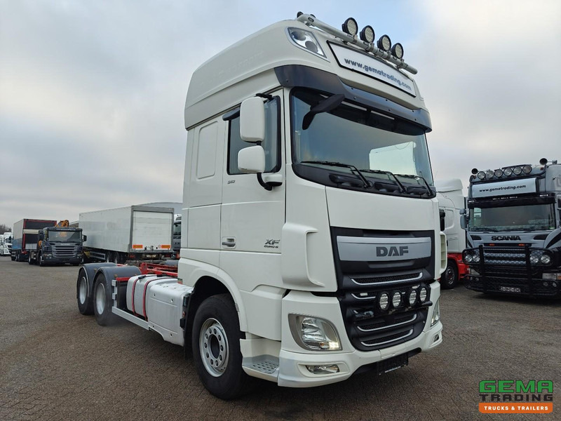 DAF XF 510 FAS 6x2 Superspacecab Euro6 - Retarder - Vollucht - 10Tires - ChassisCabine - LiftAs - VBG Vangmuilkoppeling - Navi - Tovornjak-šasija: slika 2 DAF XF 510 FAS 6x2 Superspacecab Euro6 - Retarder - Vollucht - 10Tires - ChassisCabine - LiftAs - VBG Vangmuilkoppeling - Navi - Tovornjak-šasija: slika 2