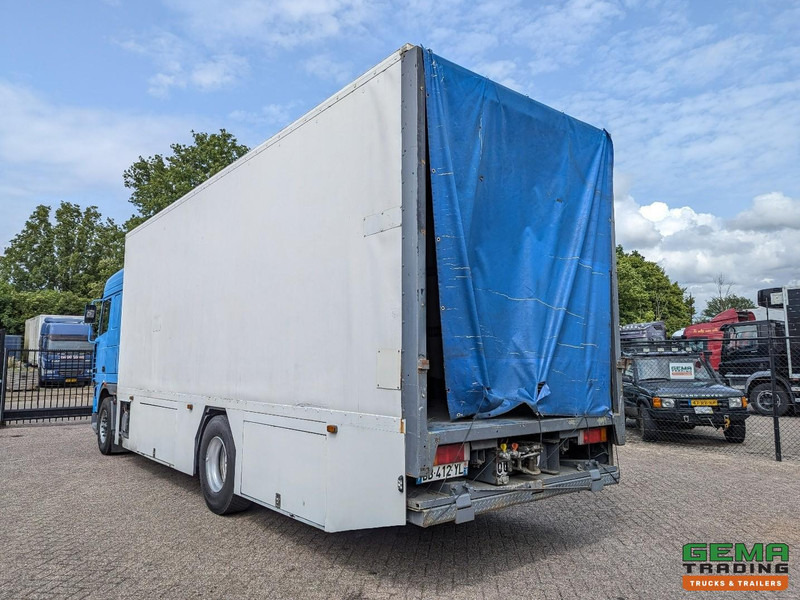 DAF XF95.430 4x2 Spacecab Euro2 - Retarder - Geslotenbak 7.7m - Handgeschakeld - Vangmuil - Tovornjak zabojnik: slika 4 DAF XF95.430 4x2 Spacecab Euro2 - Retarder - Geslotenbak 7.7m - Handgeschakeld - Vangmuil - Tovornjak zabojnik: slika 4