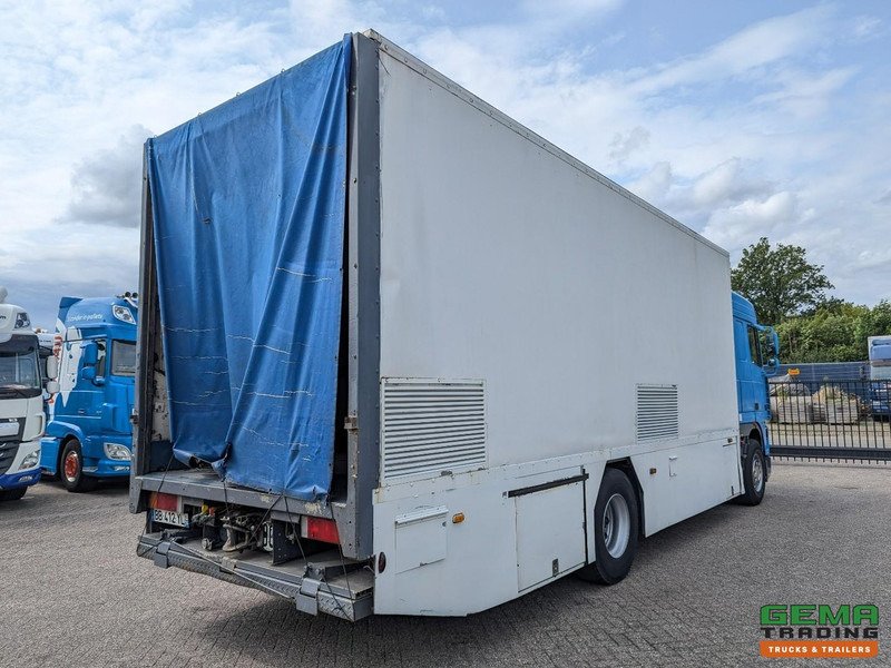 DAF XF95.430 4x2 Spacecab Euro2 - Retarder - Geslotenbak 7.7m - Handgeschakeld - Vangmuil - Tovornjak zabojnik: slika 3 DAF XF95.430 4x2 Spacecab Euro2 - Retarder - Geslotenbak 7.7m - Handgeschakeld - Vangmuil - Tovornjak zabojnik: slika 3