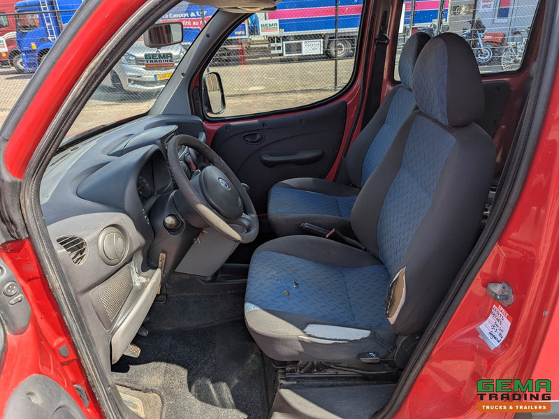 Fiat Doblò 1.9 JTD Euro4 - Handgeschakeld - Trekhaak - Mali kombi: slika 5 Fiat Doblò 1.9 JTD Euro4 - Handgeschakeld - Trekhaak - Mali kombi: slika 5