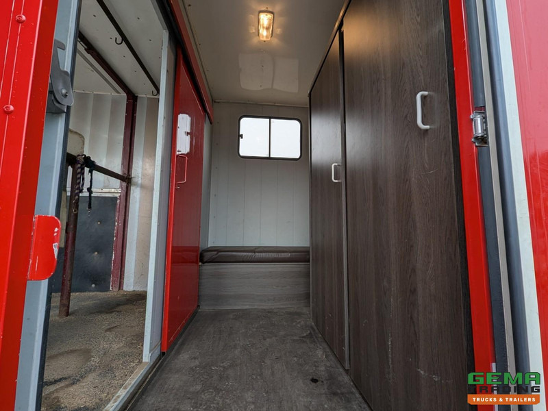 Iveco Tector ML120E24D 4x2 Euro3 DubbelCabine - Paardenwagen 3-Paards - Kleedruimte - Hydraulische klep- TOP! - Tovornjak za prevoz konj: slika 5 Iveco Tector ML120E24D 4x2 Euro3 DubbelCabine - Paardenwagen 3-Paards - Kleedruimte - Hydraulische klep- TOP! - Tovornjak za prevoz konj: slika 5