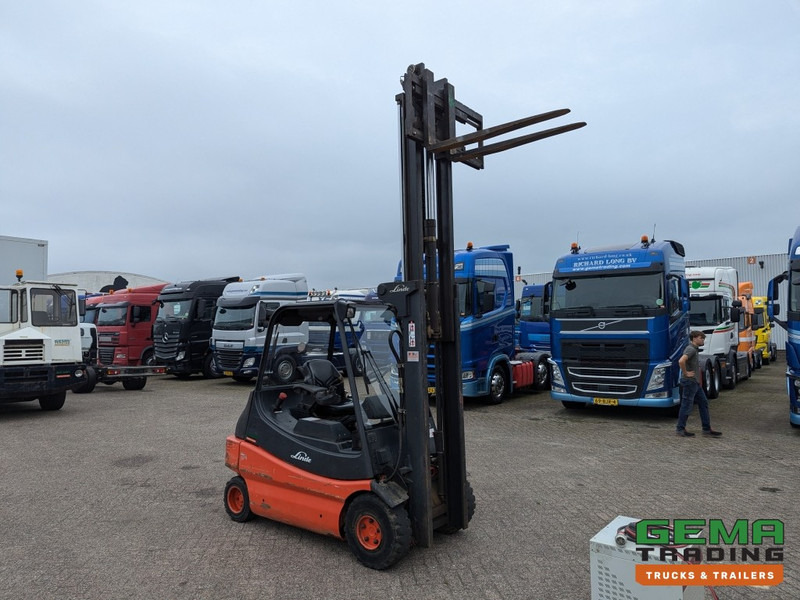 Linde E30 02 - 4058 uur - Duplex Mast - Volrubber Banden - Eurotron 80V-80A Oplader (M34) - Električni viličar: slika 2 Linde E30 02 - 4058 uur - Duplex Mast - Volrubber Banden - Eurotron 80V-80A Oplader (M34) - Električni viličar: slika 2