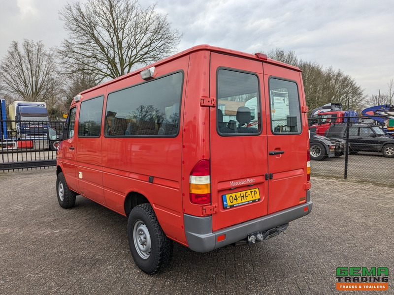Mercedes-Benz 316 CDI 4x4 Euro3 - 59.000km - 9 Persoons - Lier - 3 Sperren! Hoge en Lage Gearing - Minibus, Potniški kombi: slika 4 Mercedes-Benz 316 CDI 4x4 Euro3 - 59.000km - 9 Persoons - Lier - 3 Sperren! Hoge en Lage Gearing - Minibus, Potniški kombi: slika 4