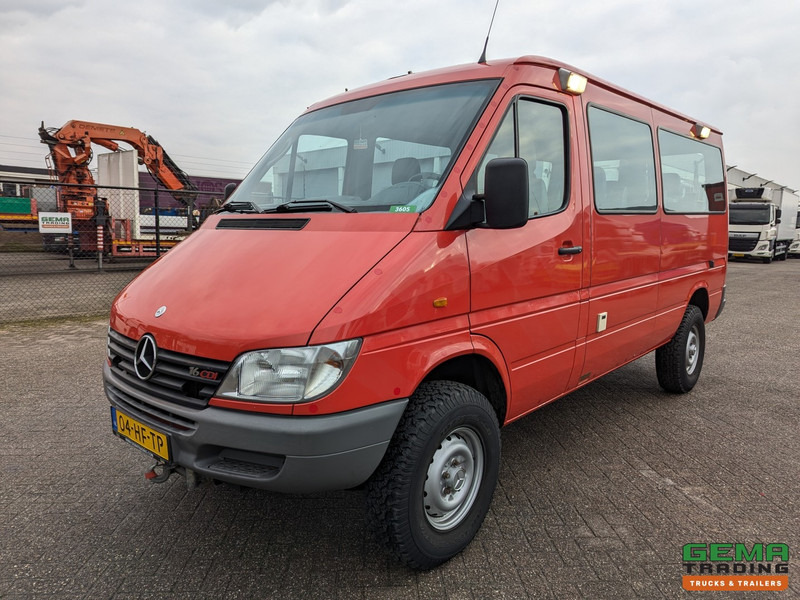 Mercedes-Benz 316 CDI 4x4 Euro3 - 59.000km - 9 Persoons - Lier - 3 Sperren! Hoge en Lage Gearing - Minibus, Potniški kombi: slika 1 Mercedes-Benz 316 CDI 4x4 Euro3 - 59.000km - 9 Persoons - Lier - 3 Sperren! Hoge en Lage Gearing - Minibus, Potniški kombi: slika 1