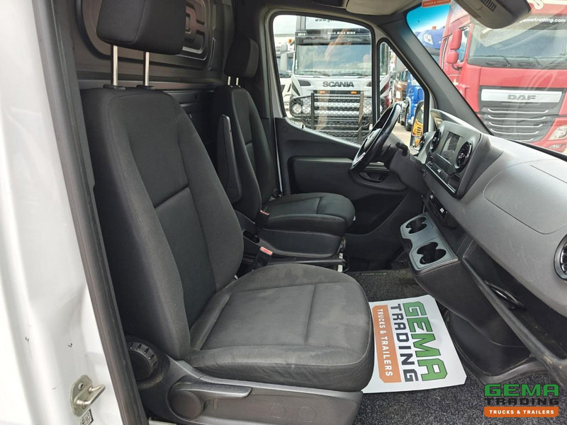 Mali kombi Mercedes-Benz Sprinter 311 CDI L3H2 - Euro6ZF - Automaat - Navigatie - Camera - 06/2026 APK: slika 18