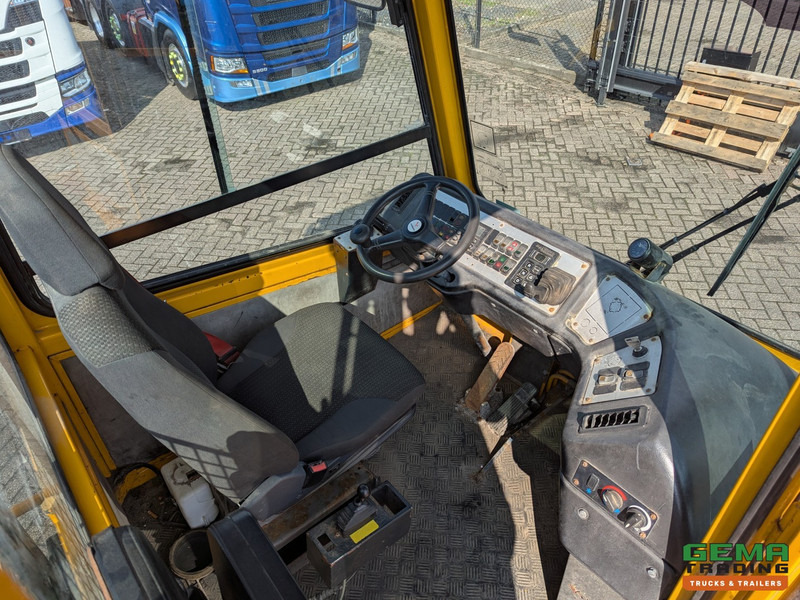 Terberg YT222 Allison - Schotel 30T - Landbouw kenteken - Uren 26725 - Terminalski traktor: slika 5 Terberg YT222 Allison - Schotel 30T - Landbouw kenteken - Uren 26725 - Terminalski traktor: slika 5