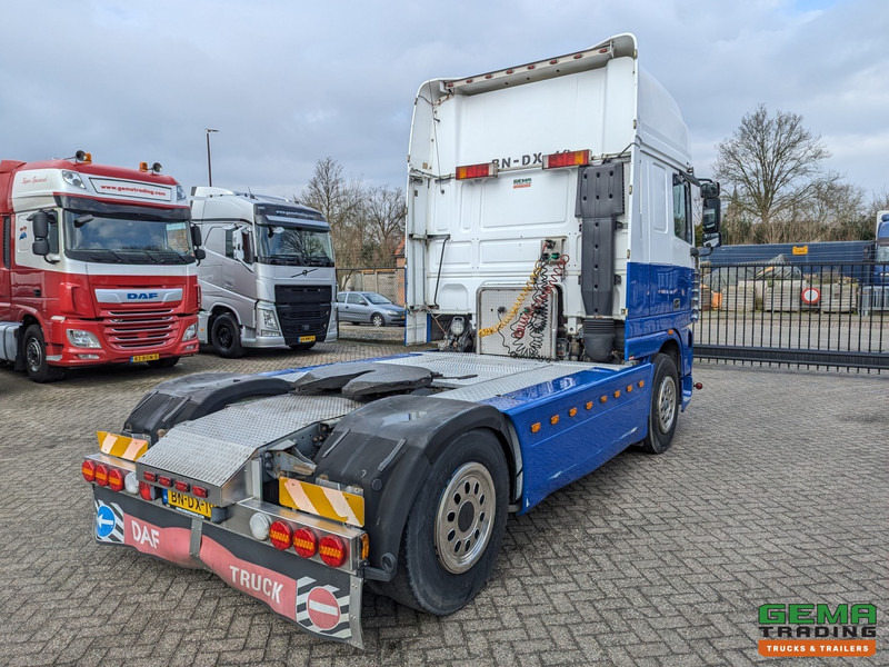 DAF 95XF.480 4x2 Superspacecab Euro3 - Handgeschakeld - Limited Edition Interieur - Side Skirts - Luchthoorns - Vlačilec: slika 3 DAF 95XF.480 4x2 Superspacecab Euro3 - Handgeschakeld - Limited Edition Interieur - Side Skirts - Luchthoorns - Vlačilec: slika 3