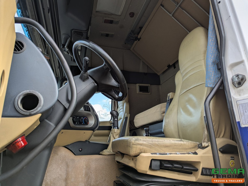 DAF 95XF.480 4x2 Superspacecab Euro3 - Handgeschakeld - Limited Edition Interieur - Side Skirts - Luchthoorns - Vlačilec: slika 5 DAF 95XF.480 4x2 Superspacecab Euro3 - Handgeschakeld - Limited Edition Interieur - Side Skirts - Luchthoorns - Vlačilec: slika 5
