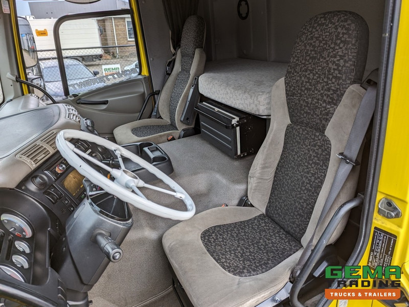 DAF FT CF85.360 4x2 Sleepcab Euro5 PTO Prep - 3-Spaaks stuur - Side Skirts - NATO (T1327) - Vlačilec: slika 5 DAF FT CF85.360 4x2 Sleepcab Euro5 PTO Prep - 3-Spaaks stuur - Side Skirts - NATO (T1327) - Vlačilec: slika 5