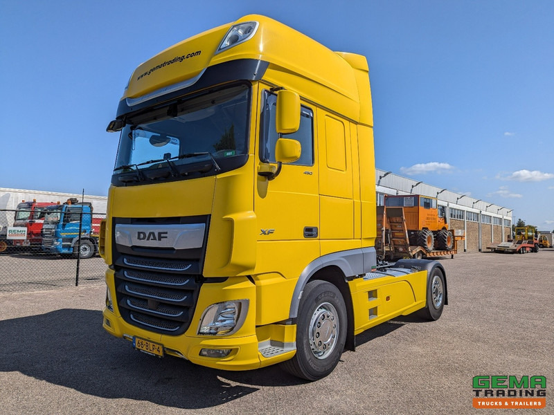 DAF XF 450 FT 4x2 SuperSpaceCab Euro6C - Retarder - Standairco - Dubbele Tanks - SMARTtachoV2 - Vlačilec: slika 1 DAF XF 450 FT 4x2 SuperSpaceCab Euro6C - Retarder - Standairco - Dubbele Tanks - SMARTtachoV2 - Vlačilec: slika 1
