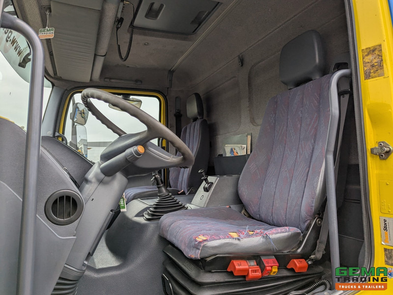 Mercedes-Benz Axor 1828 4x2 Dagcab Euro2 - Handgeschakeld - Reservewiel - Duitse Vrachtwagen - Vlačilec: slika 5 Mercedes-Benz Axor 1828 4x2 Dagcab Euro2 - Handgeschakeld - Reservewiel - Duitse Vrachtwagen - Vlačilec: slika 5