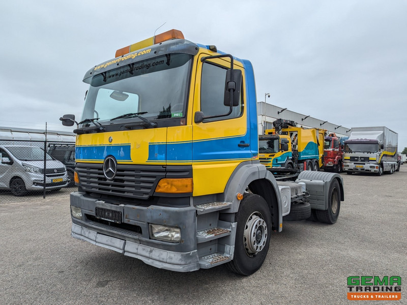 Mercedes-Benz Axor 1828 4x2 Dagcab Euro2 - Handgeschakeld - Reservewiel - Duitse Vrachtwagen - Vlačilec: slika 1 Mercedes-Benz Axor 1828 4x2 Dagcab Euro2 - Handgeschakeld - Reservewiel - Duitse Vrachtwagen - Vlačilec: slika 1