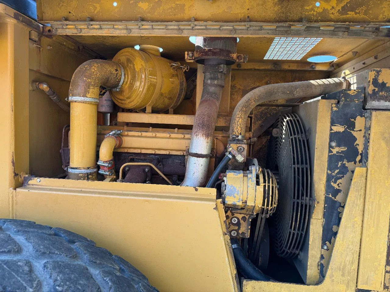 Kompaktor CAT CS 563 Roller with vibration: slika 13