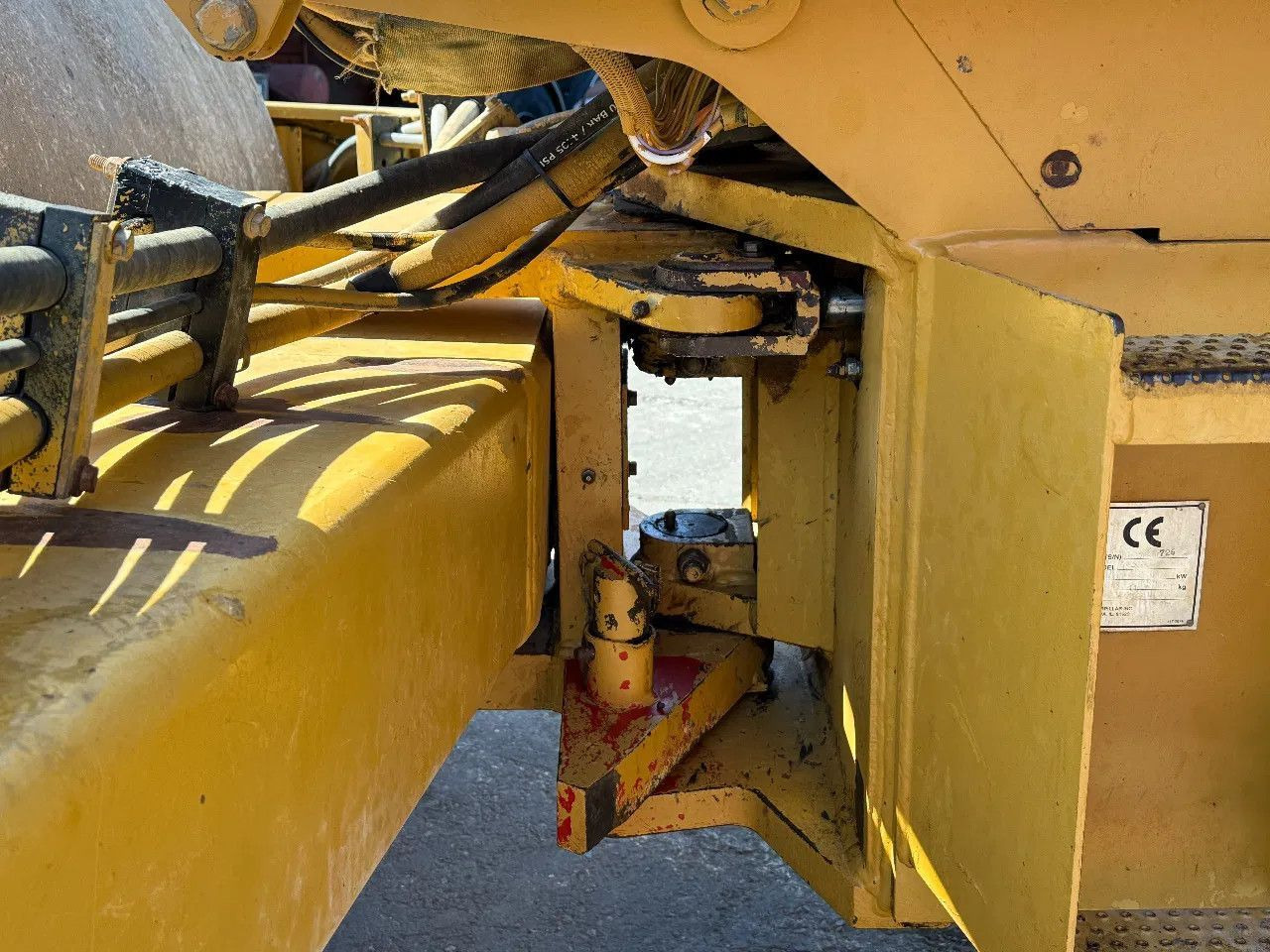 Kompaktor CAT CS 563 Roller with vibration: slika 7