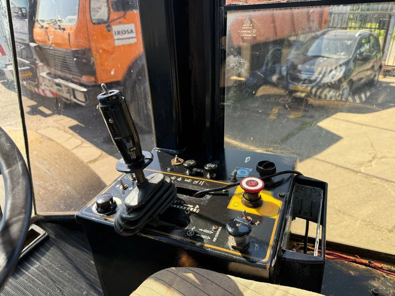 Kompaktor CAT CS 563 Roller with vibration: slika 16
