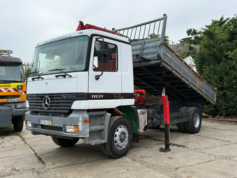 Mercedes-Benz Actros 1831 V6 4X2 Tipper + crane EPS Manual Gearbox 3 peddal - Tovornjak prekucnik, Tovornjak z dvigalom: slika 2 Mercedes-Benz Actros 1831 V6 4X2 Tipper + crane EPS Manual Gearbox 3 peddal - Tovornjak prekucnik, Tovornjak z dvigalom: slika 2