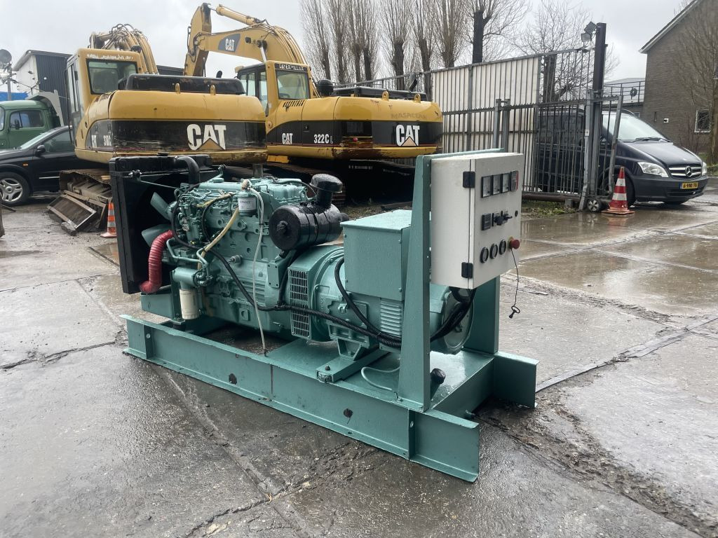 Perkins 85 KVA Generator 3 Phase Perkins 85 KVA Generator 3 Phase - Generator: slika 3 Perkins 85 KVA Generator 3 Phase Perkins 85 KVA Generator 3 Phase - Generator: slika 3